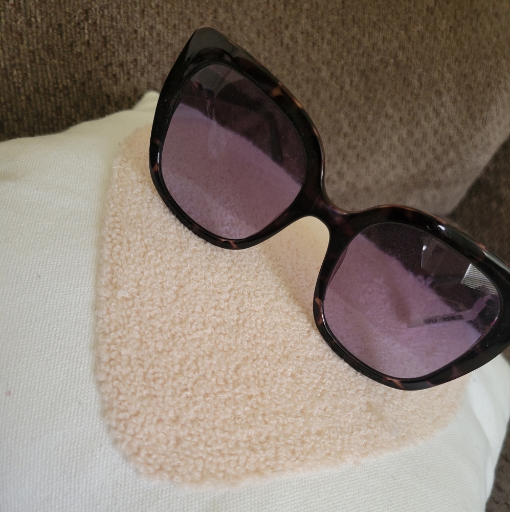 SOLD Kate spade sunglasses